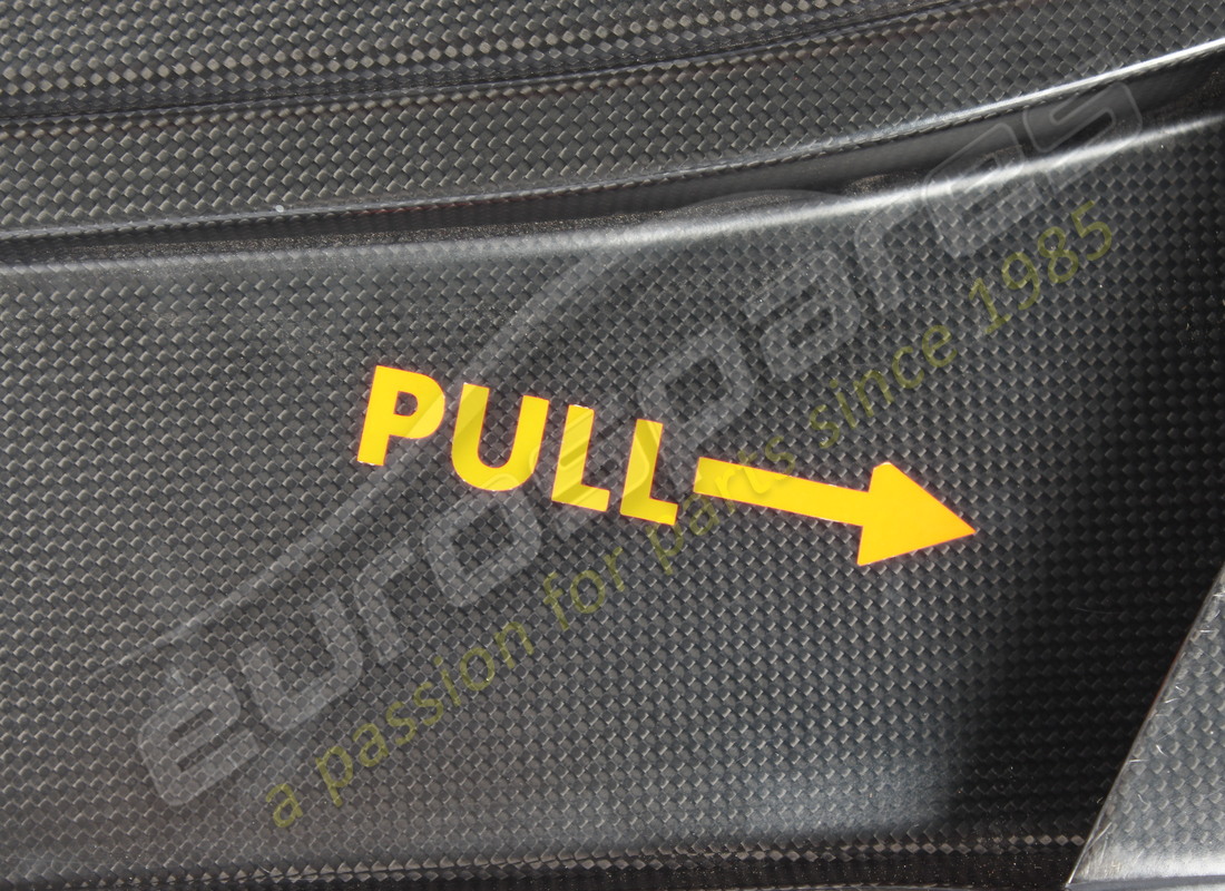 utilisé ferrari panneau de porte gauche complet. numéro de pièce 83054100 (2)