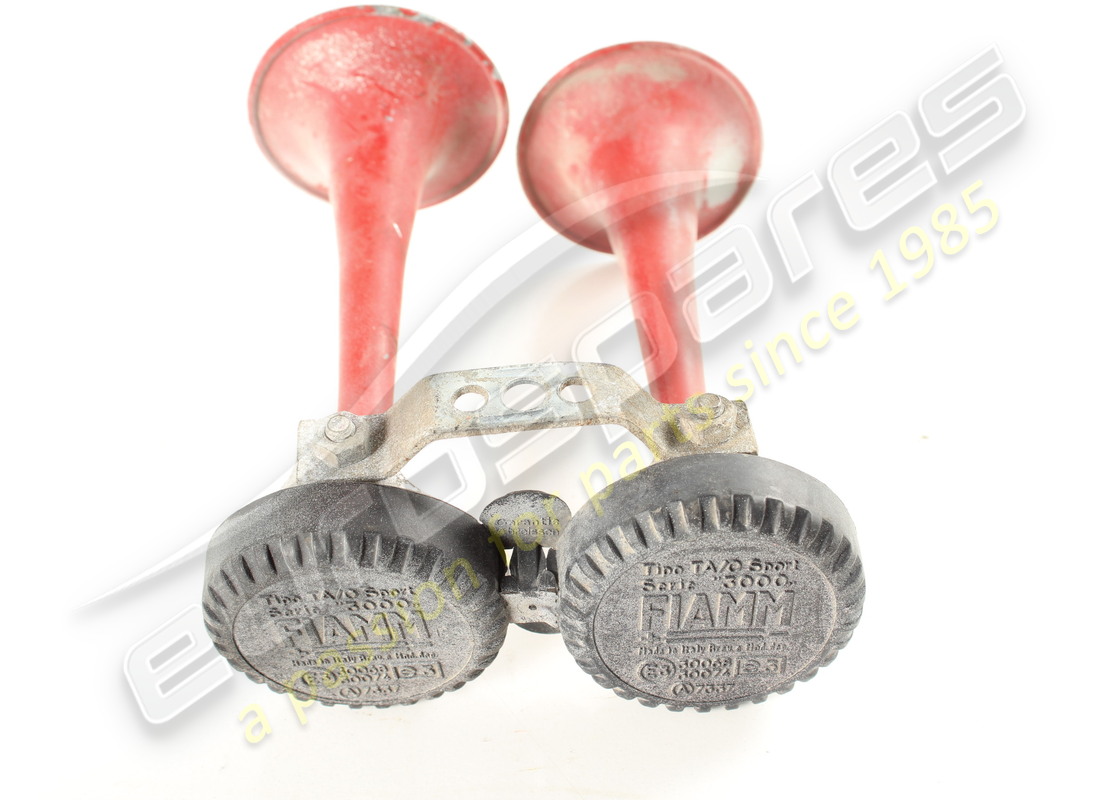 ferrari cornes utilisées. numéro de pièce 10665500 (3)