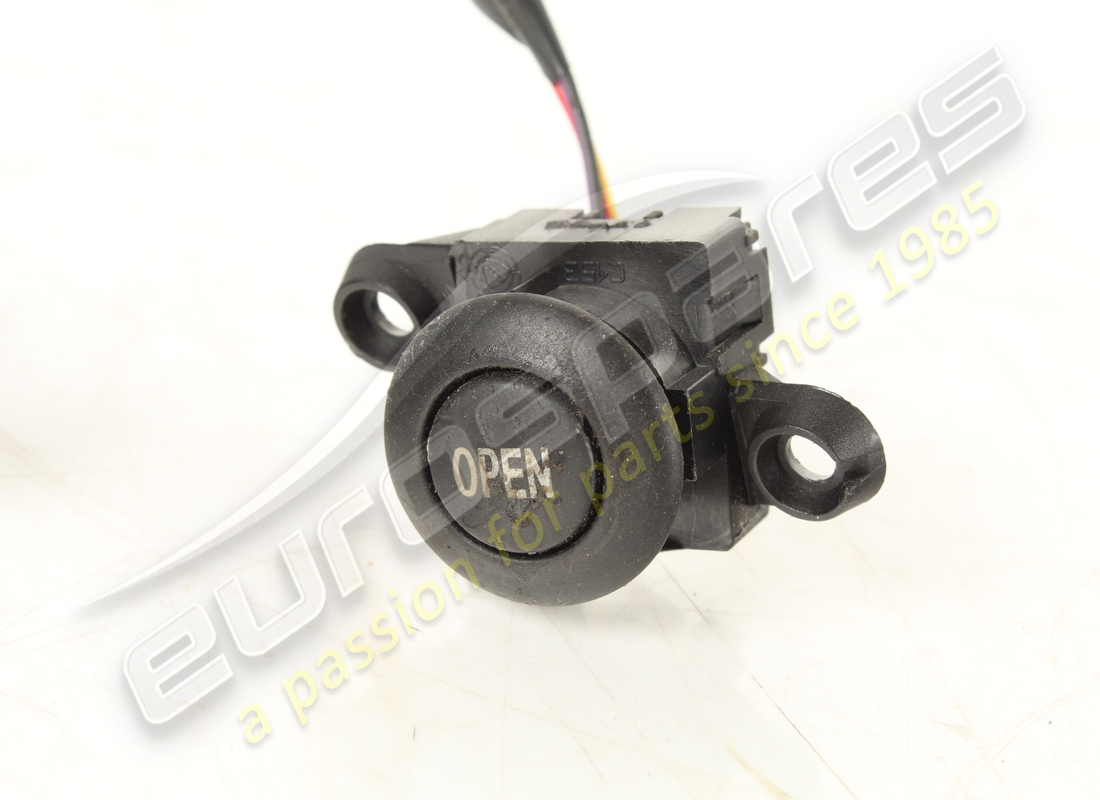 gant d'occasion maserati compt. interrupteur d'ouverture. référence 188251 (2)