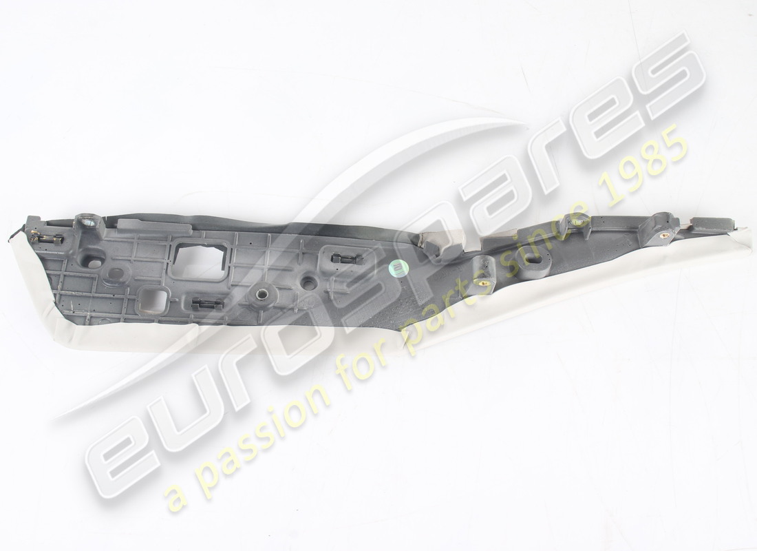 panneaux de tableau de bord inférieurs d'occasion eurospares en cuir gris clair 4301. références 947673 et 947672 en cuir et non en alcantara. référence eap1723553 (15)