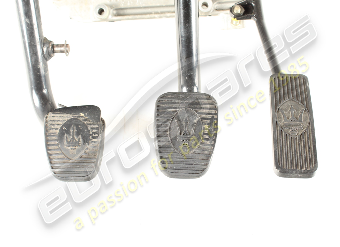 support d'occasion maserati pédales. numéro de pièce 388410304 (3)