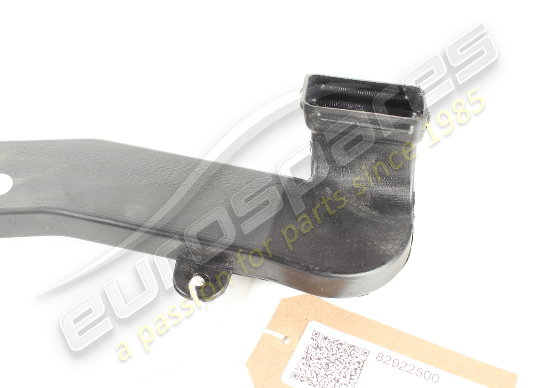 conduit d'air de pied arrière gauche de cabine d'occasion ferrari. numéro de pièce 82922500 (3)