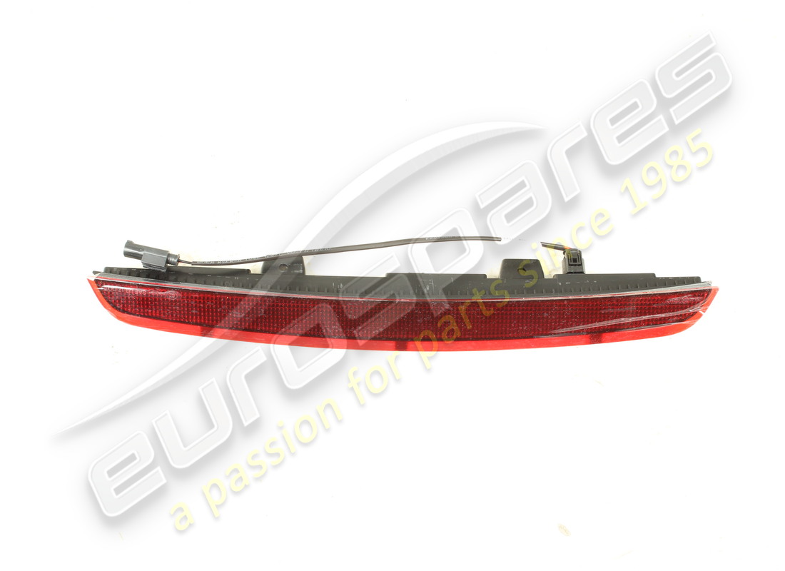 nouveau feu stop supplémentaire maserati. numéro de pièce 675001952 (1)