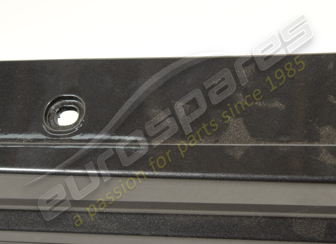 utilisé maserati jupe latérale gauche. numéro de pièce 980145474 (2)