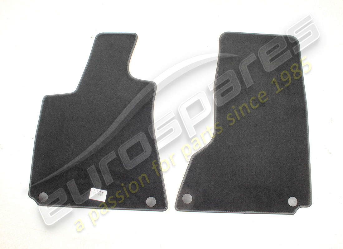 nouveau kit de tapis avant maserati noir. numéro de pièce 673004332 (1)
