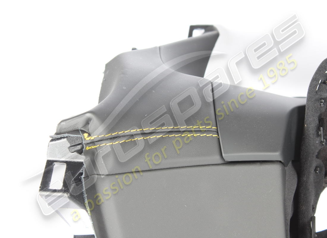 insert côté tableau de bord côté pilote maserati d'occasion. numéro de pièce 670198563 (3)