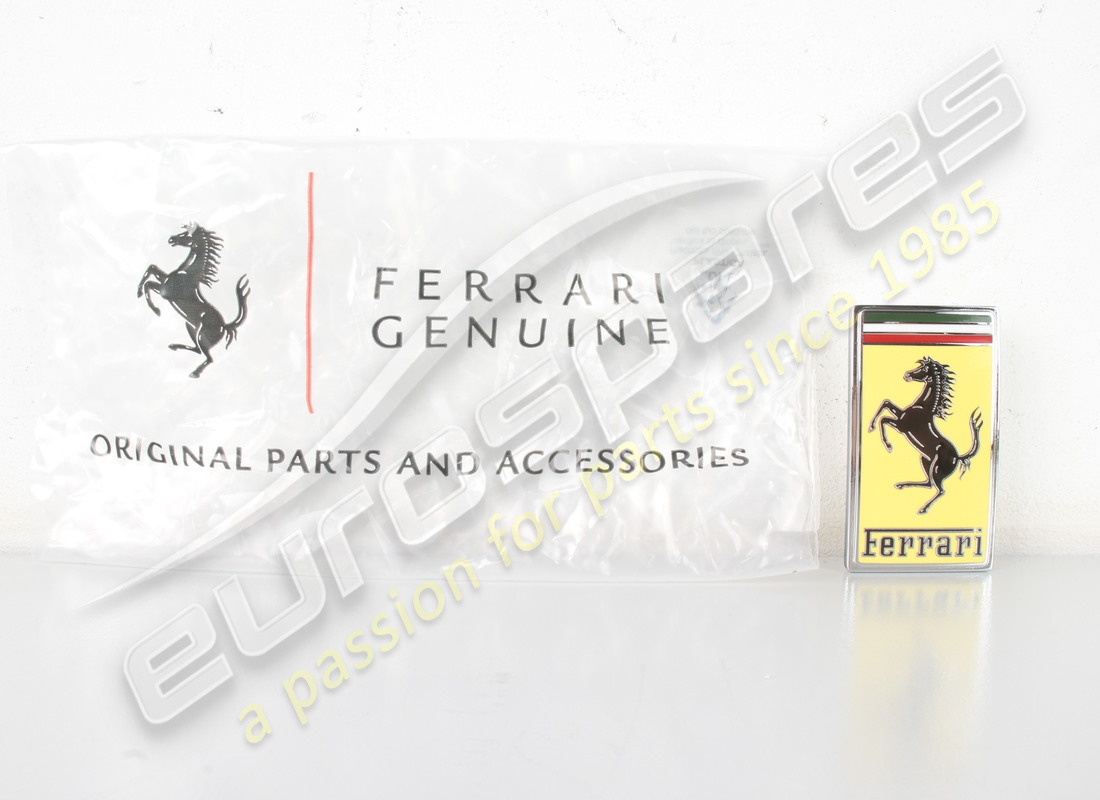 NOUVEAU BADGE DE NEZ AVANT Ferrari . NUMÉRO DE PIÈCE 986800 (1)