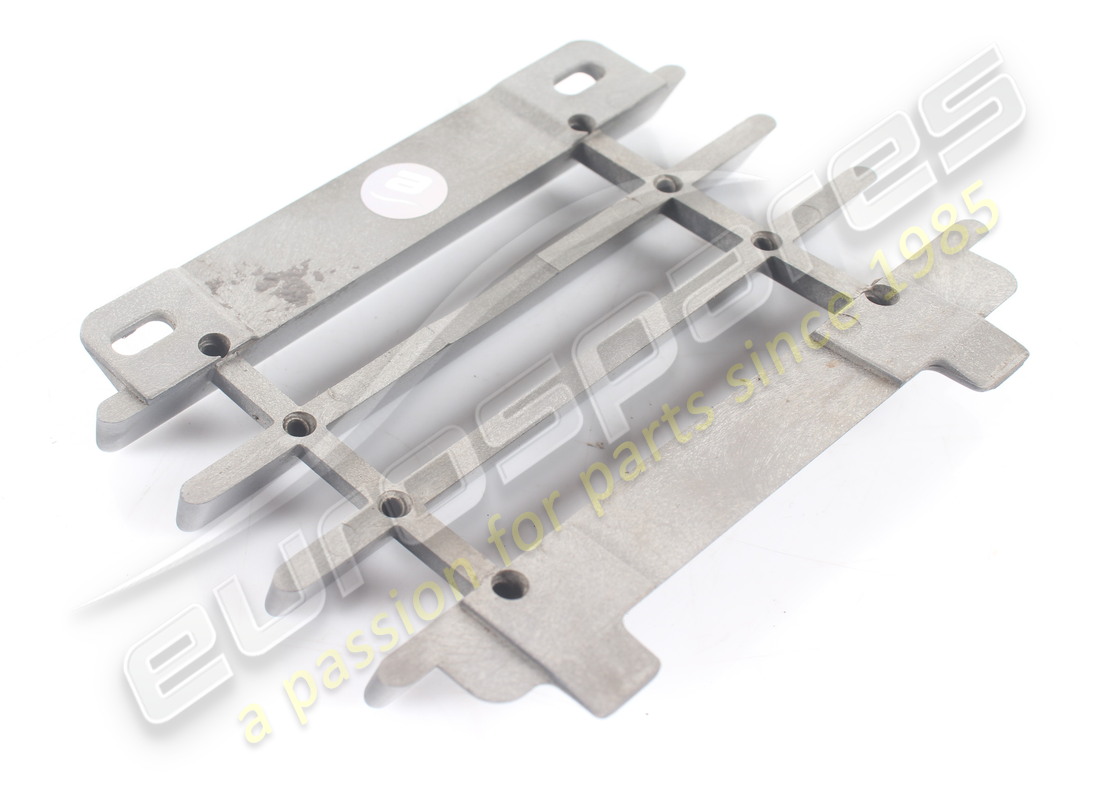 USED MASERATI REAR HOOK GRILL 4P90. PART NUMBER 376300648 (5) used maserati rear hook grill 4p90. part number 376300648 (5)