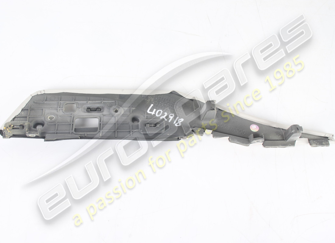 panneaux de tableau de bord inférieurs d'occasion eurospares en cuir gris clair 4301. références 947673 et 947672 en cuir et non en alcantara. référence eap1723553 (17)