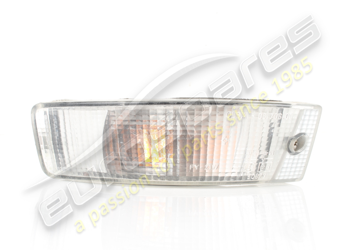 clignotant avant droit d'occasion maserati -057. numéro de pièce 373100130 (1)