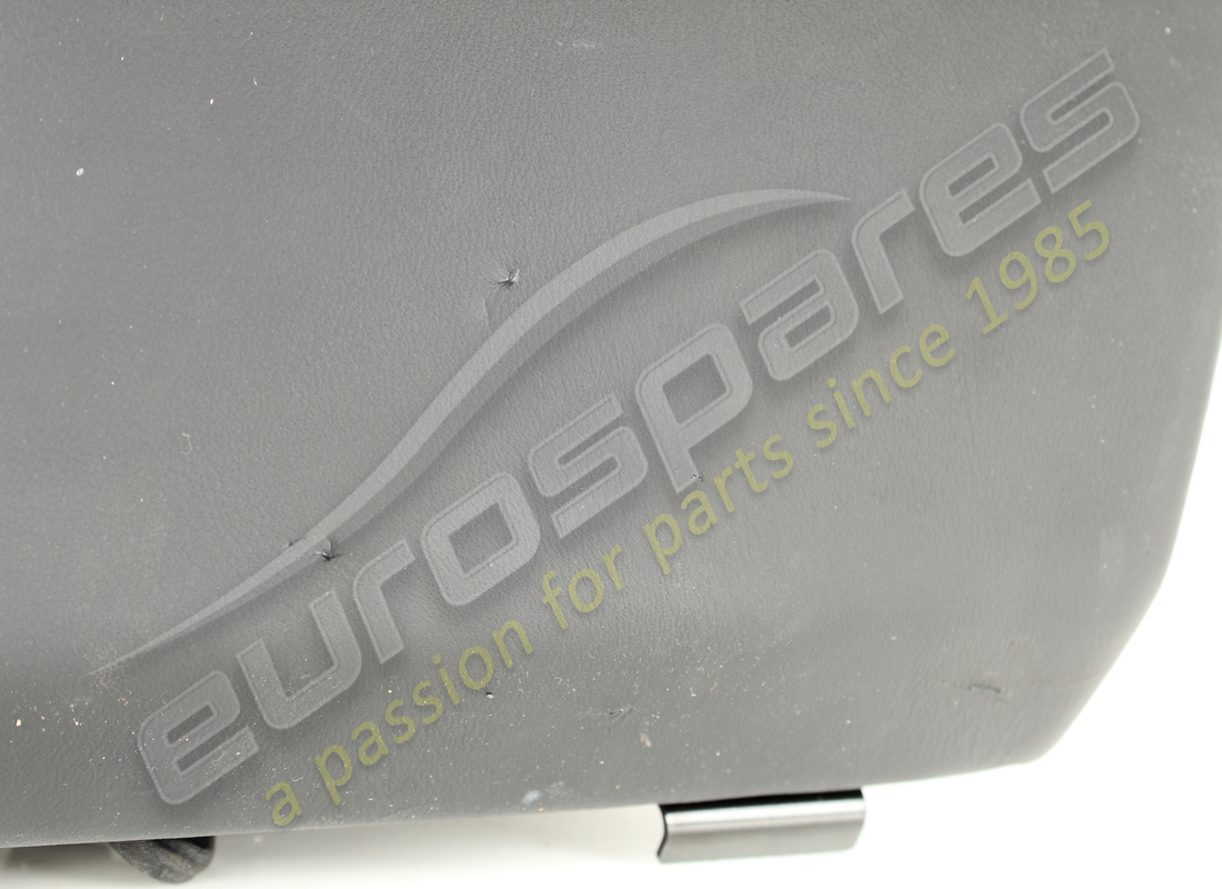 porte garniture de ferrari utilisée. numéro de pièce 82875600 (3)