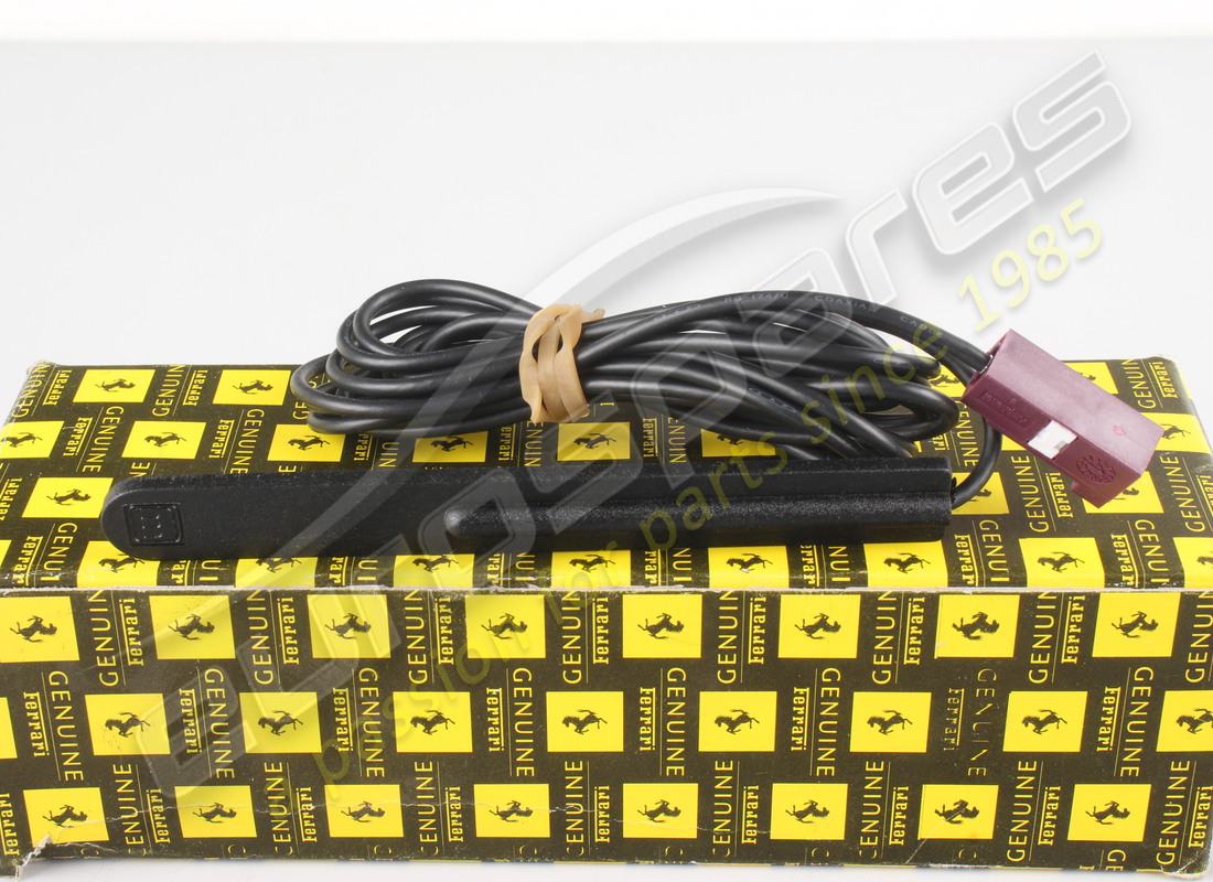 nouvelle antenne gsm ferrari-phantom 918 - val. numéro de pièce 226131 (2)