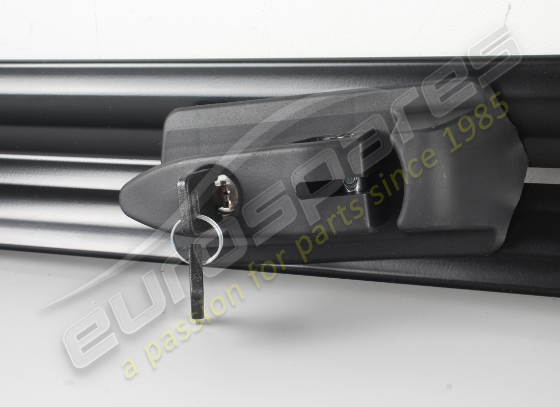nouveau porte-vélos / pièces de fixation lamborghini. référence 4ml071743 (4)