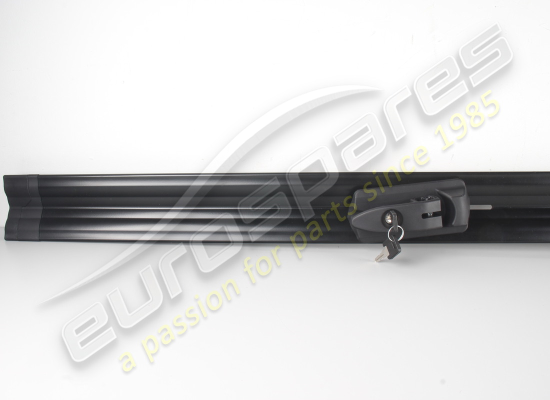 nouveau porte-vélos / pièces de fixation lamborghini. référence 4ml071743 (2)