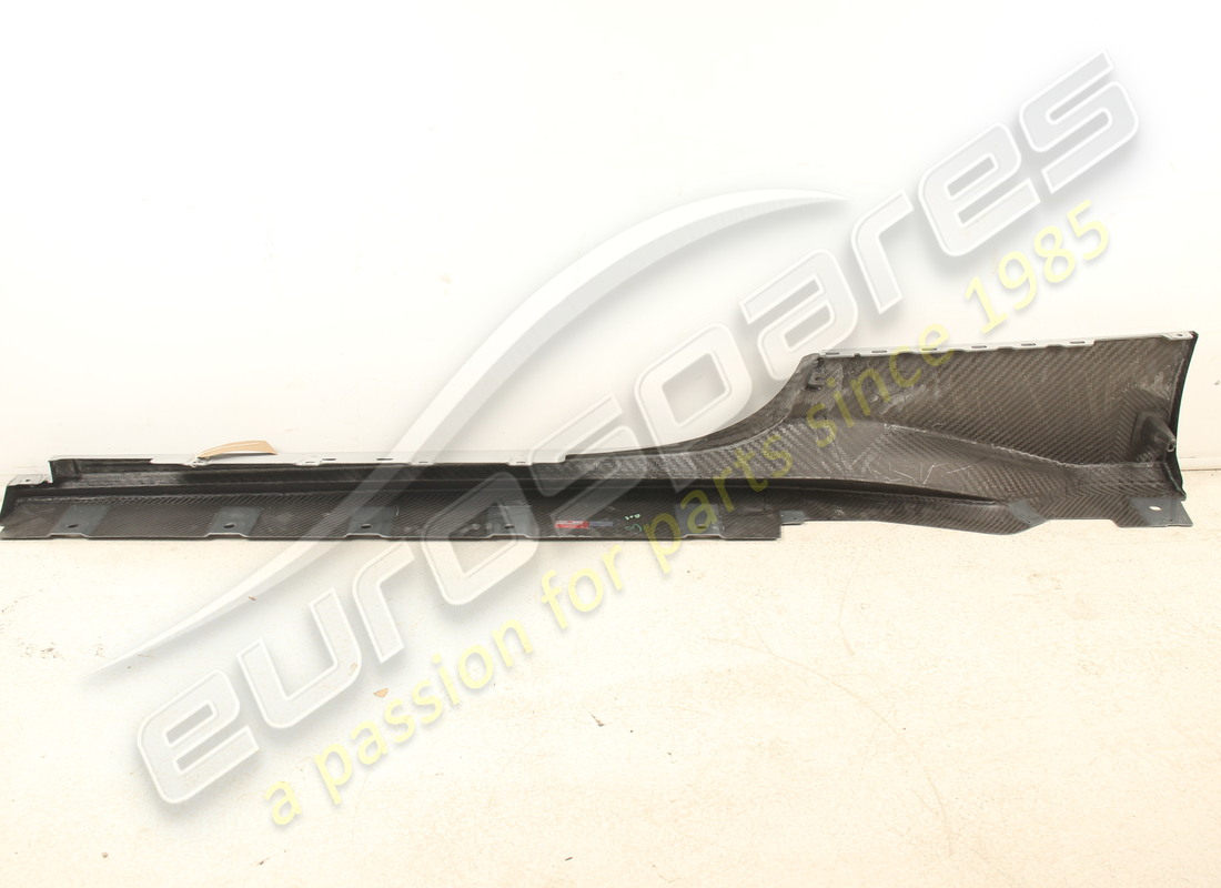 nouveau (autre) ferrari garniture sous-porte droite complète. numéro de pièce 766048 (3)