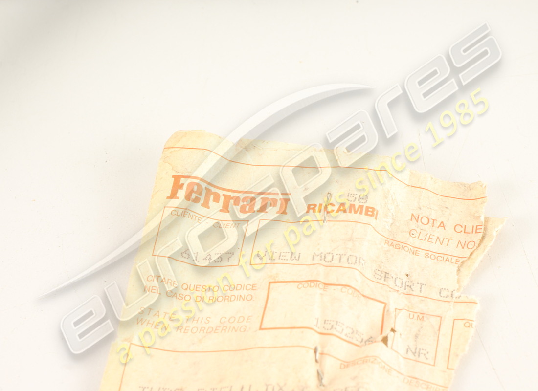 nouveau tuyau de retour de carburant droit ferrari. numéro de pièce 155256 (2)