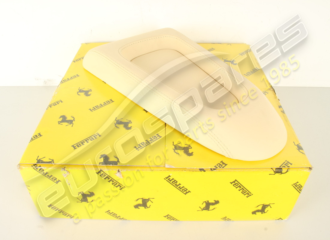 nouveau ferrari support inférieur - p.crema. numéro de pièce 67128604 (1)