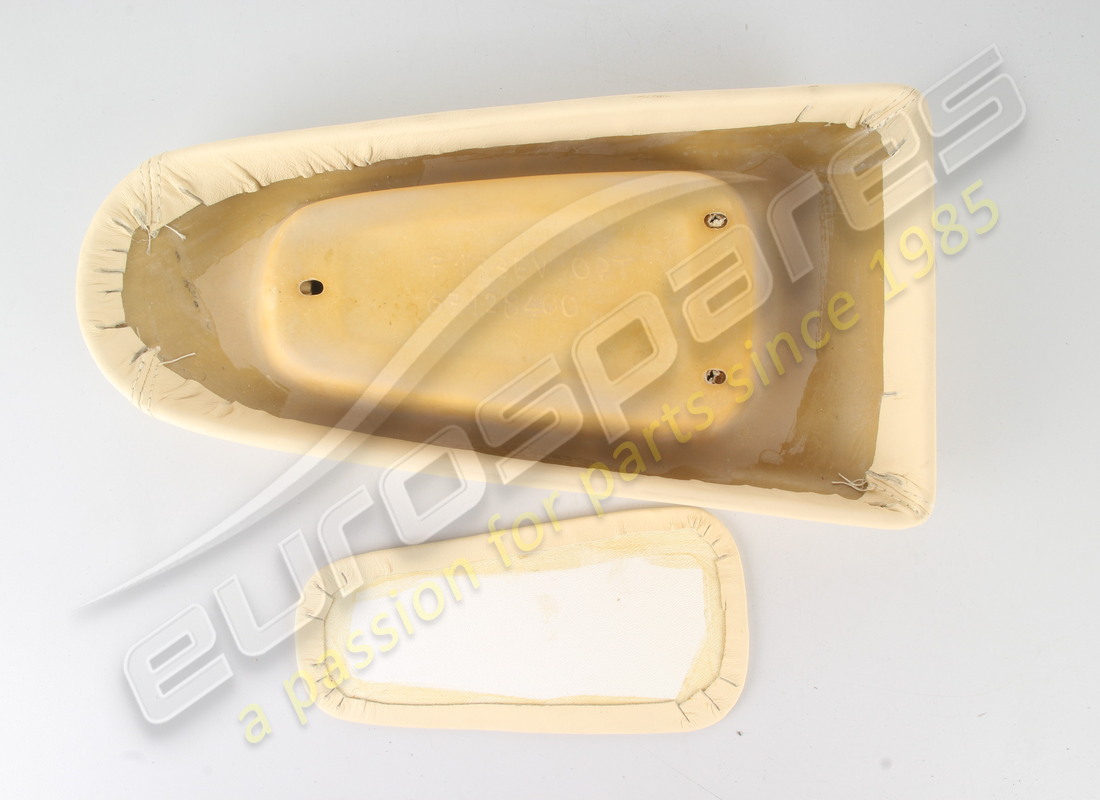 nouveau ferrari support inférieur - p.crema. numéro de pièce 67128604 (3)