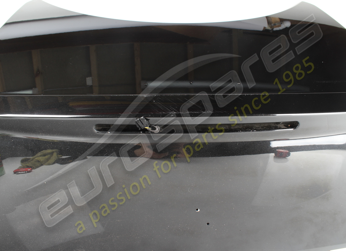 utilisé ferrari couvercle de coffre arrière + catafore. numéro de pièce 68057511 (2)