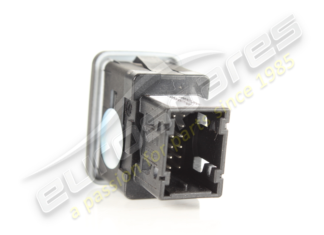 prise usb d'occasion ferrari. numéro de pièce 317086 (2)