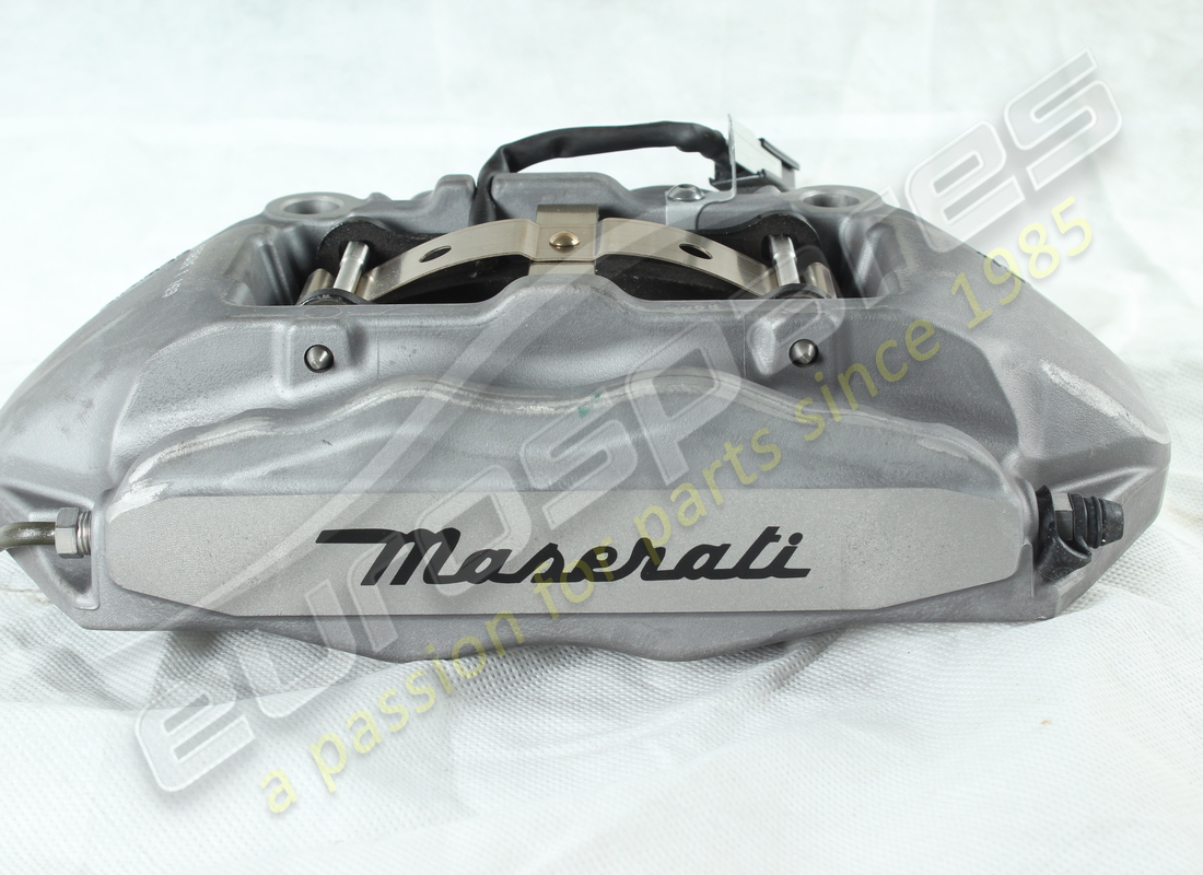 étrier avant gauche neuf maserati (157 ds/330. numéro de pièce 670032713 (1)