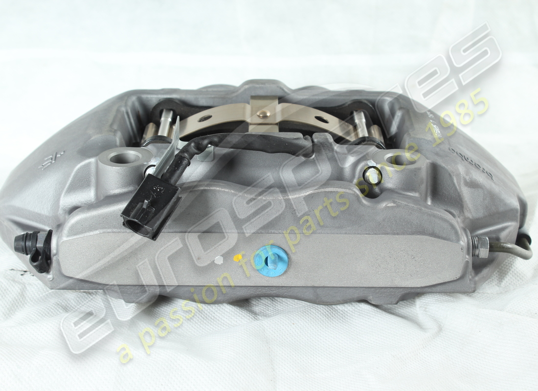 étrier avant gauche neuf maserati (157 ds/330. numéro de pièce 670032713 (3)