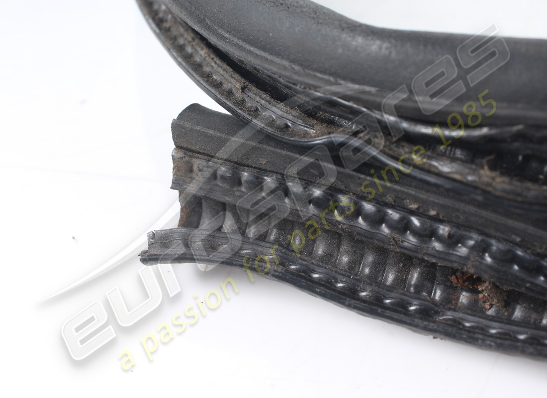 joint d'étanchéité d'occasion ferrari. numéro de pièce 61500900 (2)