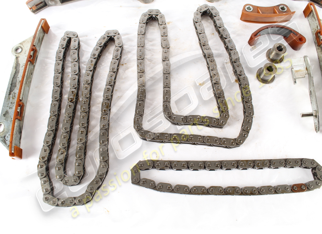 d'occasion ferrari : système de calage de soupapes et d'entraînement de pompe. référence 315694 (5)