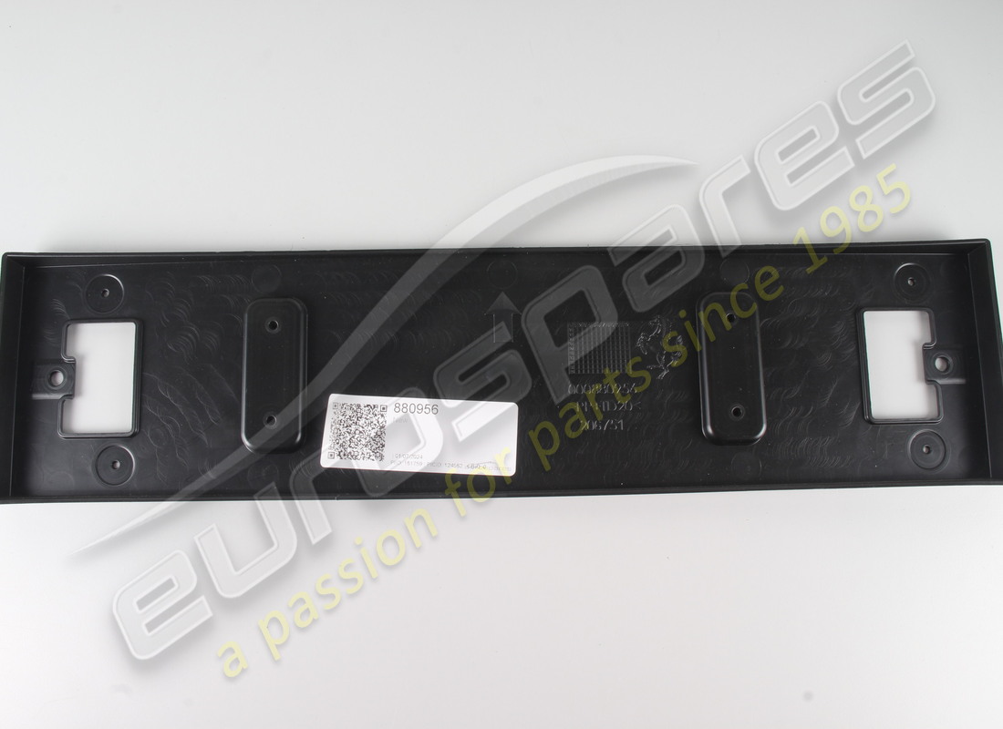 nouveau support de plaque d'immatriculation arrière ferrari. numéro de pièce 880956 (1)
