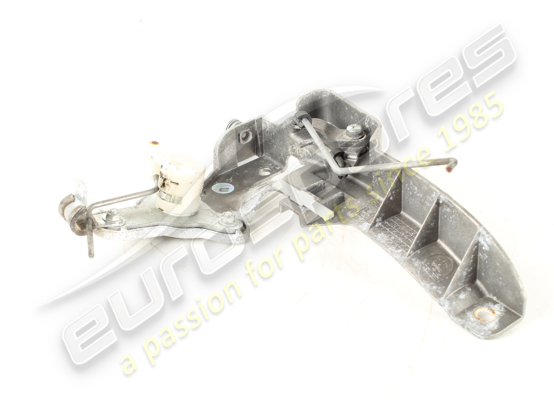 used maserati lh front door handle box. part number 68001900 (3)