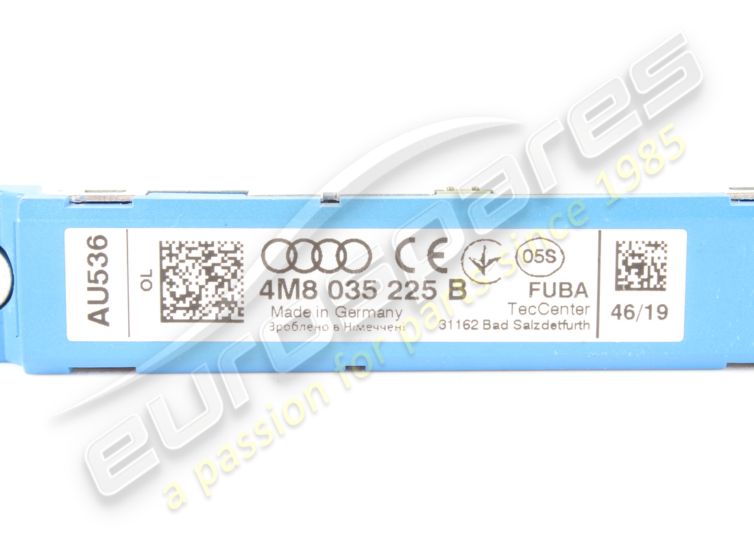 AMPLIFICATEUR D'ANTENNE FM RDW/NAR D'OCCASION LAMBORGHINI. NUMÉRO DE PIÈCE 4M8035225B (3) amplificateur d'antenne fm rdw/nar d'occasion lamborghini. numéro de pièce 4m8035225b (3)