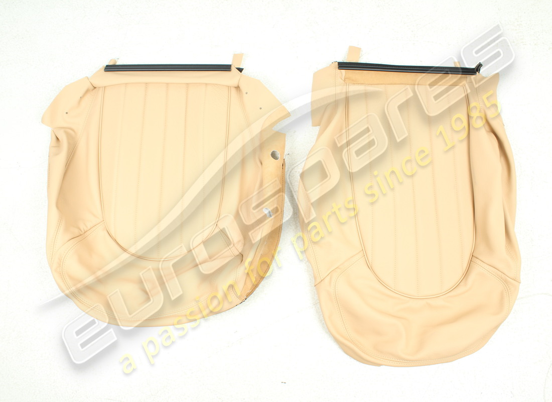 nouvelle couverture maserati des places. numéro de pièce 981003901 (1)