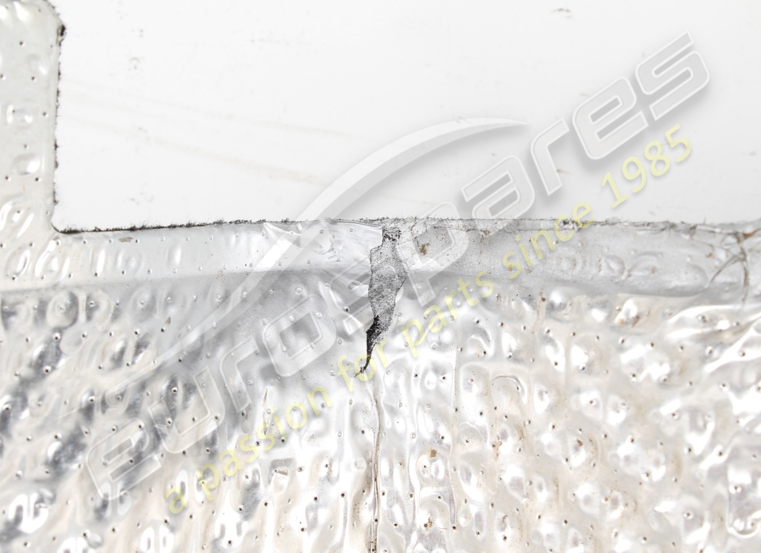 bouclier thermique de silencieux gauche d'occasion ferrari. numéro de pièce 870468 (2)