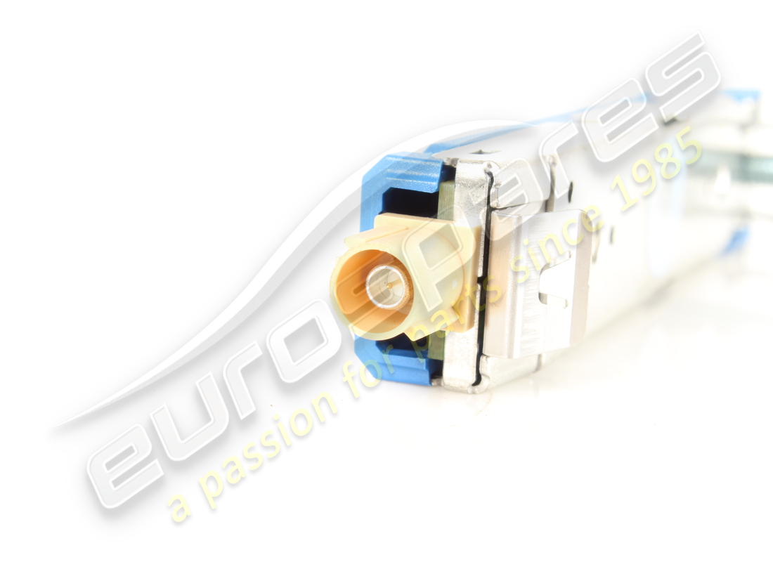 AMPLIFICATEUR D'ANTENNE FM RDW/NAR D'OCCASION LAMBORGHINI. NUMÉRO DE PIÈCE 4M8035225B (4) amplificateur d'antenne fm rdw/nar d'occasion lamborghini. numéro de pièce 4m8035225b (4)