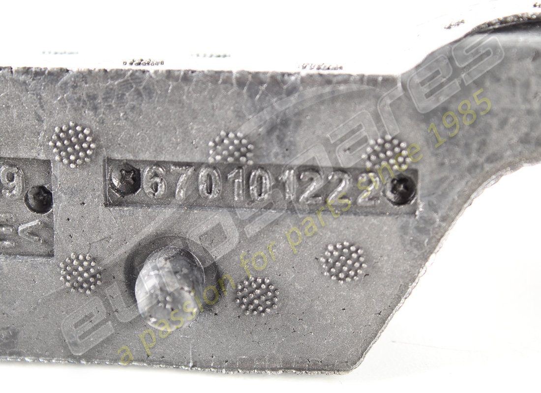 absorbeur de pare-chocs supérieur avant droit neuf maserati. numéro de pièce 670101222 (3)