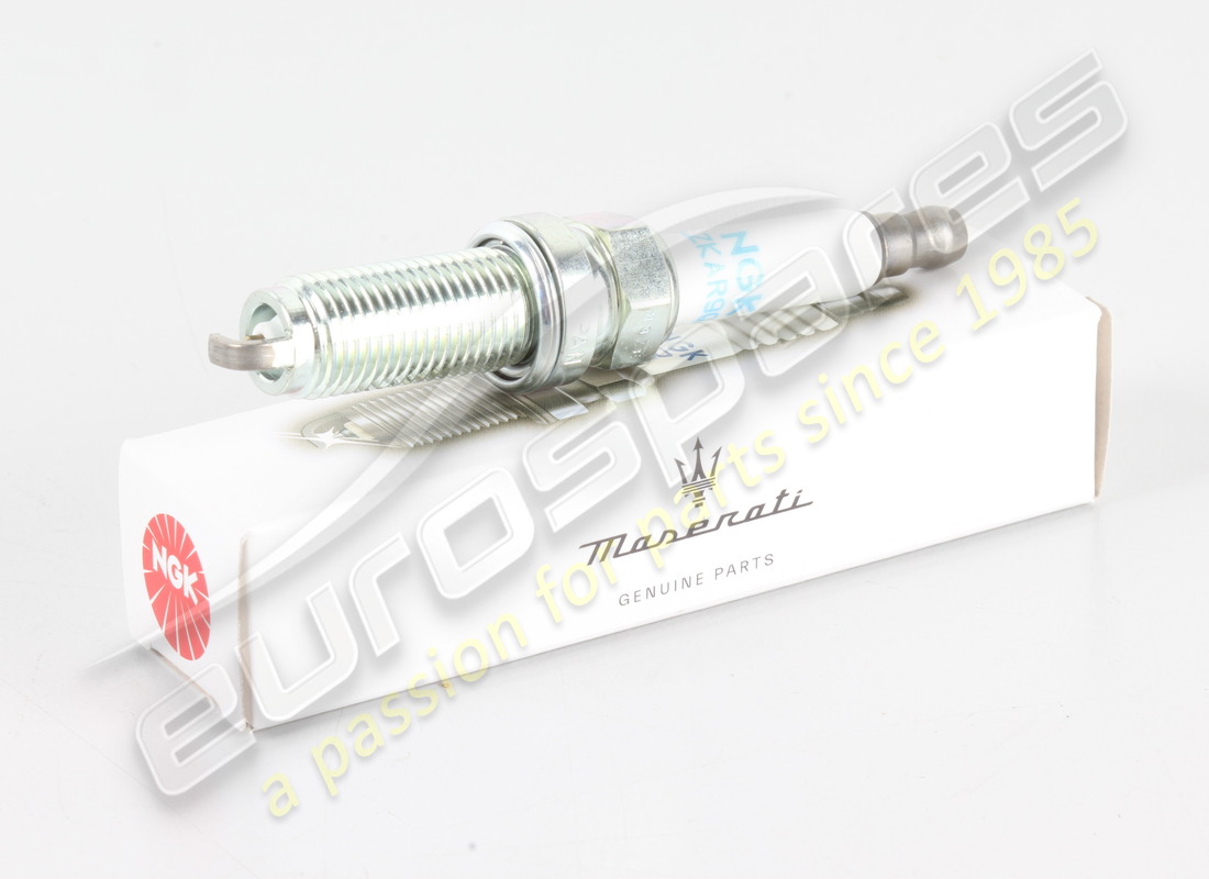 nouvelle bougie d'allumage maserati. numéro de pièce 670053696 (1)