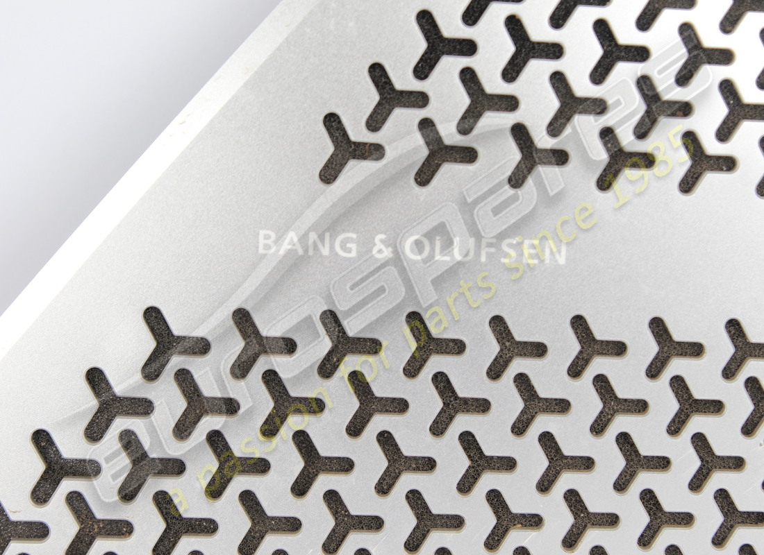 grille de haut-parleur lamborghini endommagée. numéro de pièce 4ml868151a (3)