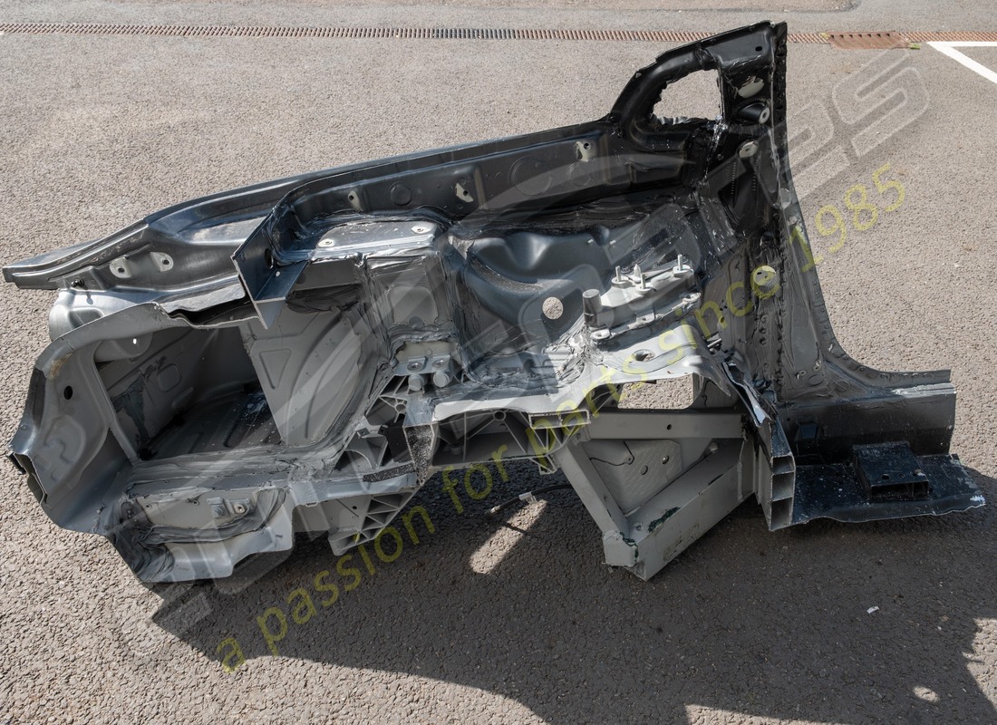 aileron arrière gauche et support de châssis d'occasion eurospares. numéro de pièce eap1563095 (6)