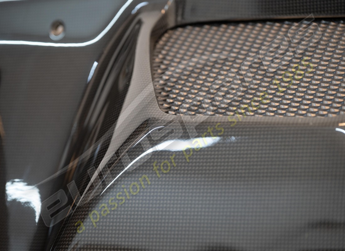 neuf (autre) ferrari diffuseur arrière. numéro de pièce 81509400 (2)
