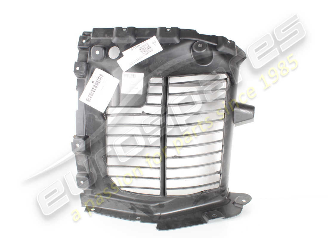 PROTECTION DE PASSAGE DE ROUE AVANT DROITE NEUVE MASERATI. NUMÉRO DE PIÈCE 670181325 (1) protection de passage de roue avant droite neuve maserati. numéro de pièce 670181325 (1)