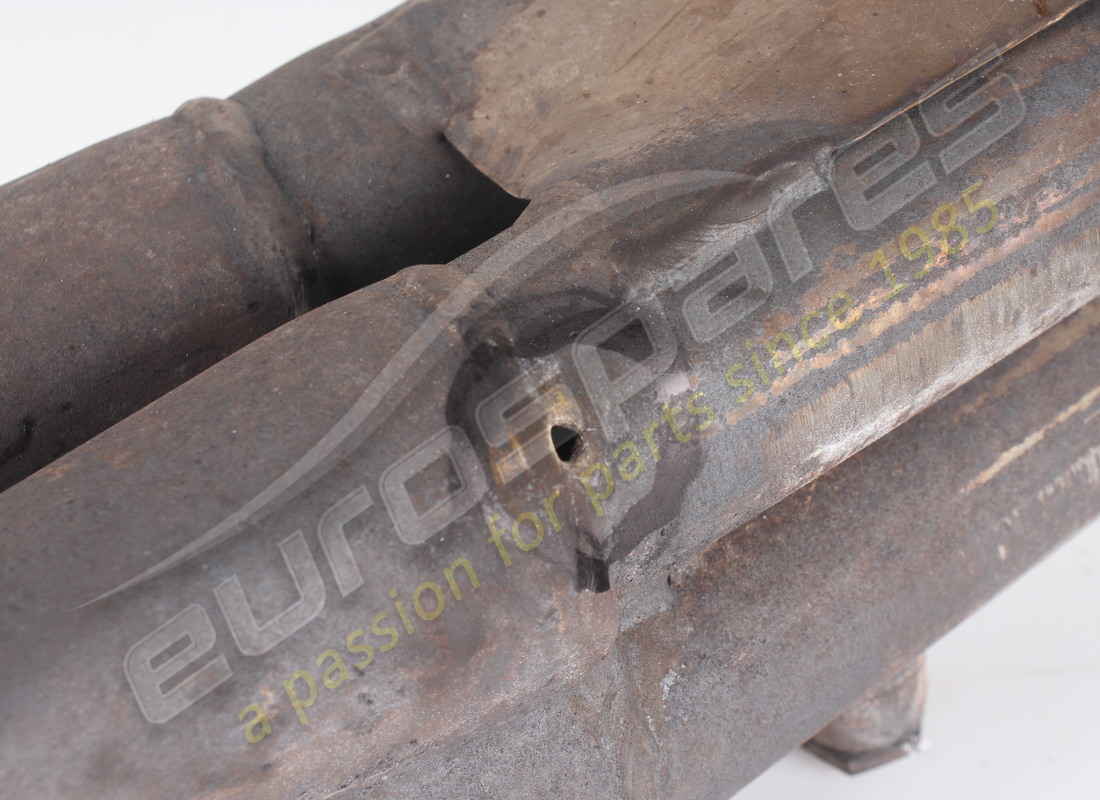 COLLECTEUR D'ÉCHAPPEMENT AVANT FERRARI UTILISÉ. NUMÉRO DE PIÈCE 118155 (8) collecteur d'échappement avant ferrari utilisé. numéro de pièce 118155 (8)