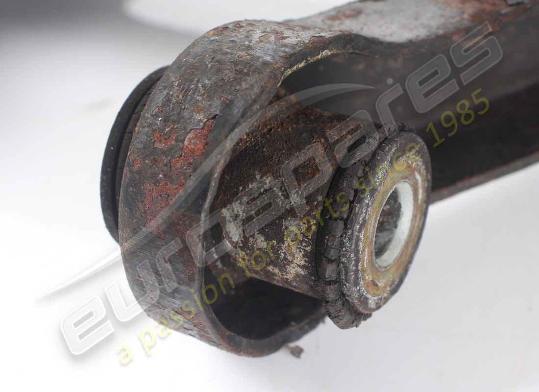 UTILISÉ FERRARI LEVIER INFÉRIEUR DE SUSPENSION ARRIÈRE GAUCHE. NUMÉRO DE PIÈCE 117806 (4) utilisé ferrari levier inférieur de suspension arrière gauche. numéro de pièce 117806 (4)