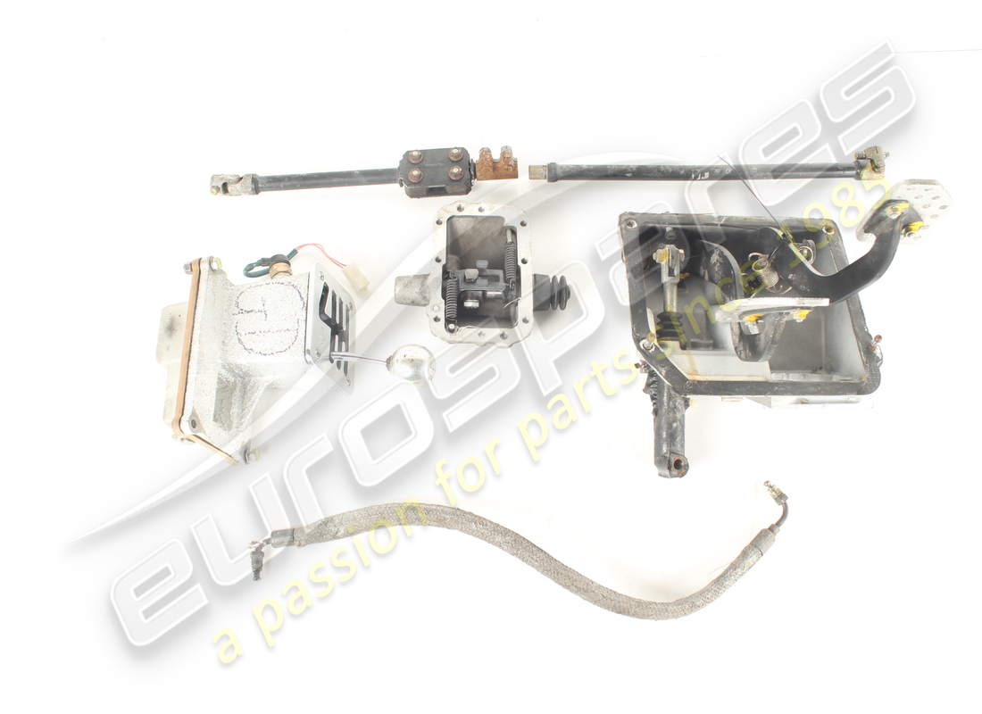 KIT DE CONVERSION MANUELLE Ferrari RHD 575 D'OCCASION. NUMÉRO DE PIÈCE EAP1563042 (1)