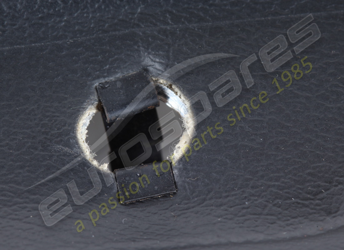 UTILISÉ FERRARI MOULAGE LH GTS. NUMÉRO DE PIÈCE 60356805 (4) utilisé ferrari moulage lh gts. numéro de pièce 60356805 (4)