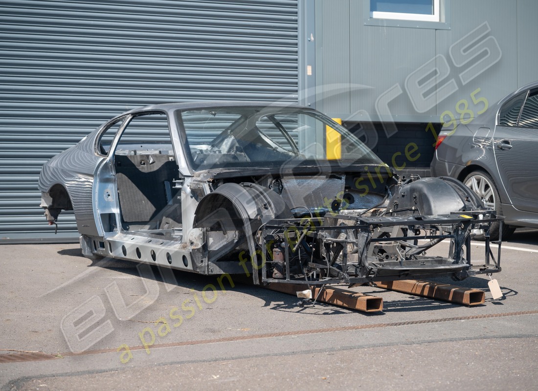 ferrari carrosserie complète utilisée. numéro de pièce 65887700 (2)