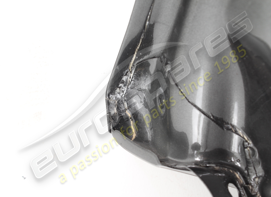 couvercle arrière ferrari endommagé. numéro de pièce 985876497 (6)