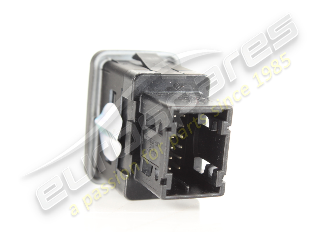prise usb d'occasion ferrari. numéro de pièce 303226 (2)