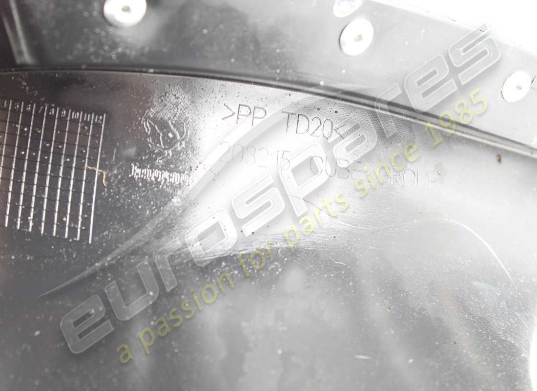 UTILISÉ FERRARI CONVOGLIATORE POSTERIORE DX. NUMÉRO DE PIÈCE 770238 (3) utilisé ferrari convogliatore posteriore dx. numéro de pièce 770238 (3)