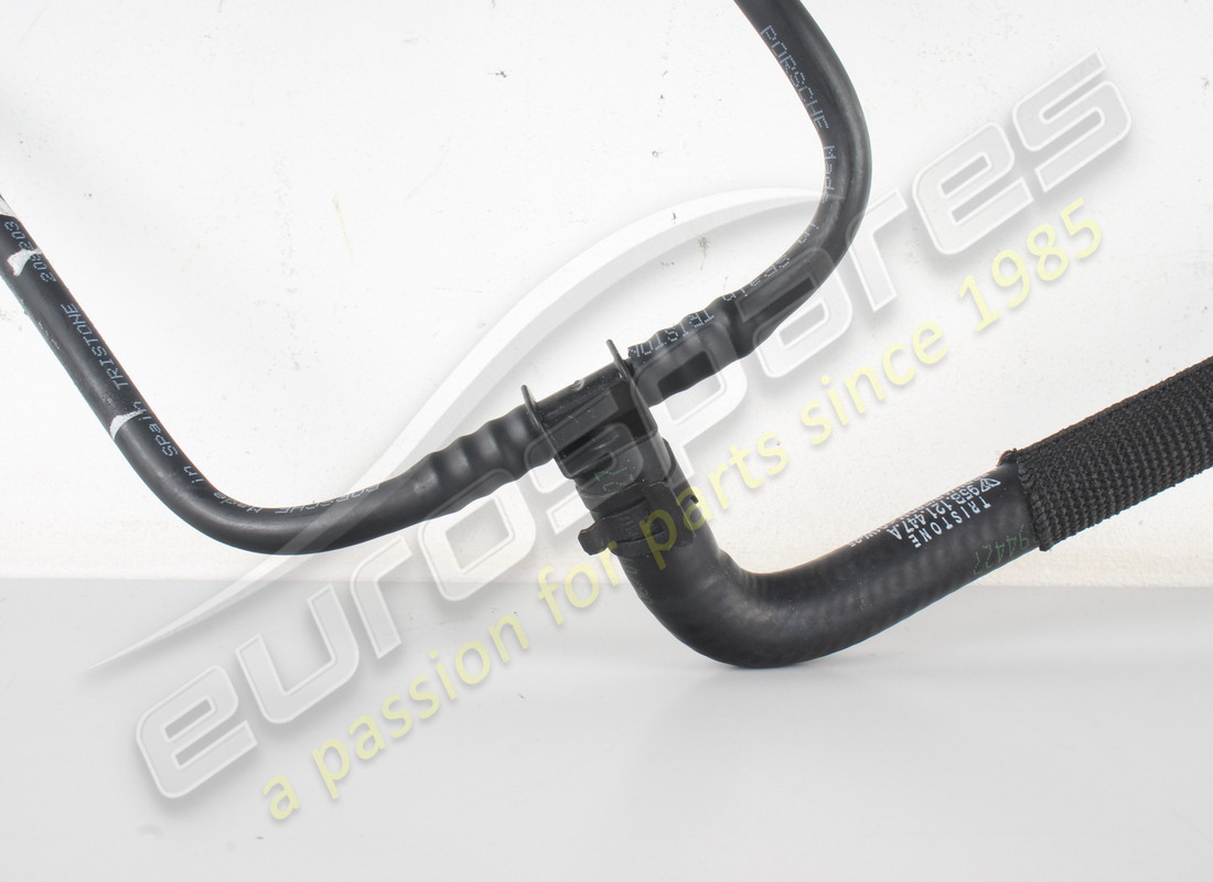 nouvelle ligne de reniflard porsche. numéro de pièce 95b121447a (3)