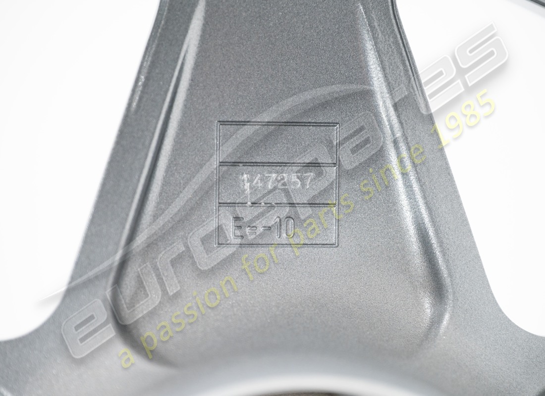 nouvelle jante de roue de secours ferrari. numéro de pièce 147257 (7)